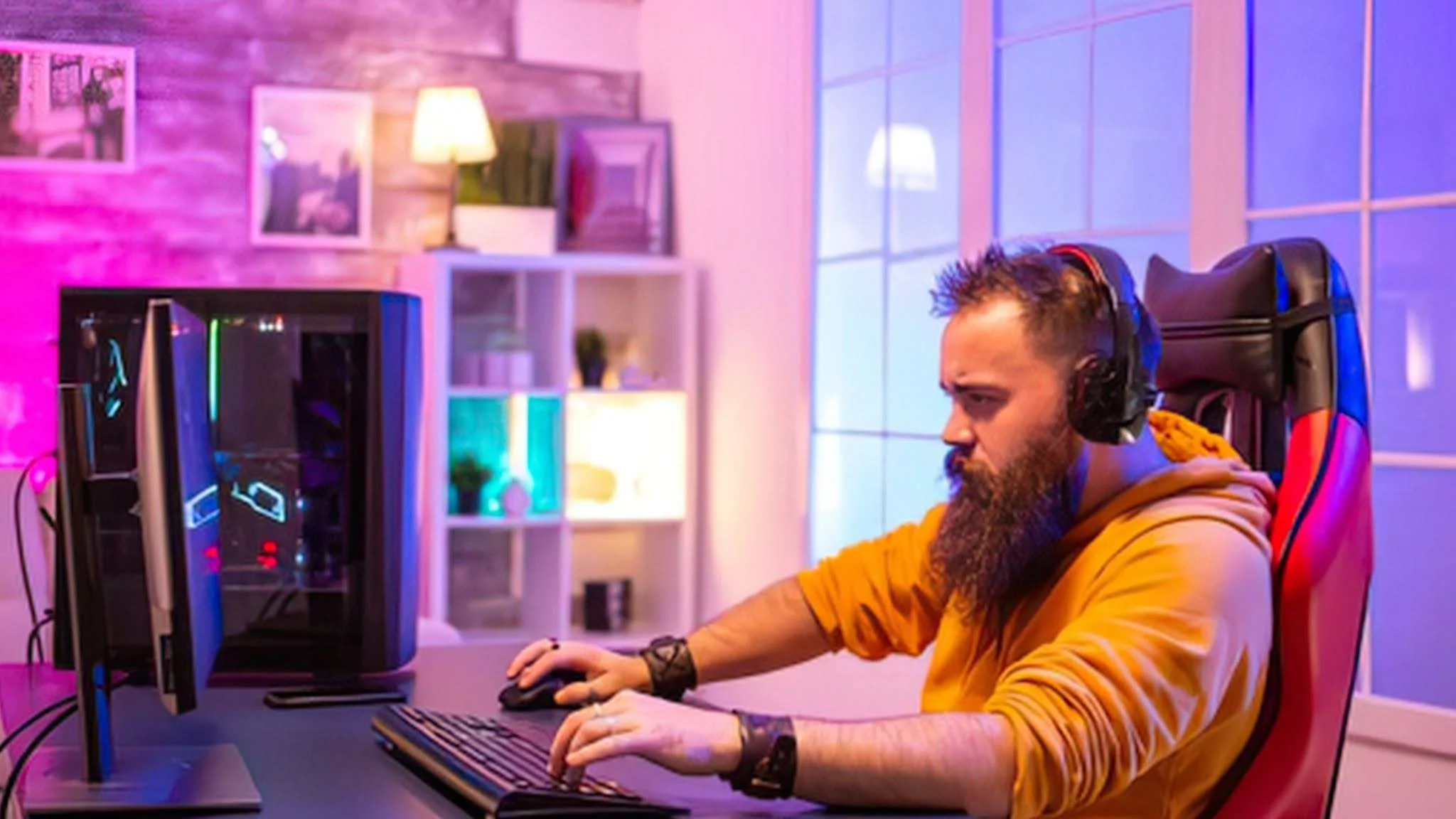 ScreenWorks technician testing the a custom PC build specs